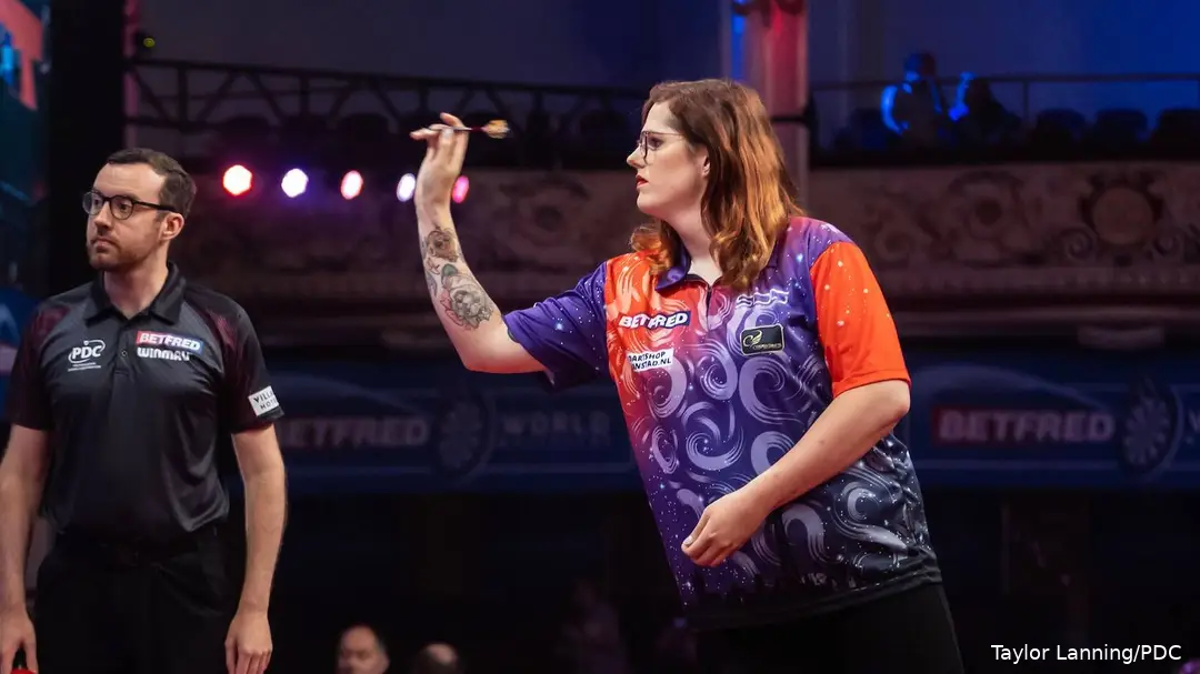 Noa-Lynn van Leuven throwing a dart at the board during the past Women's World Matchplay