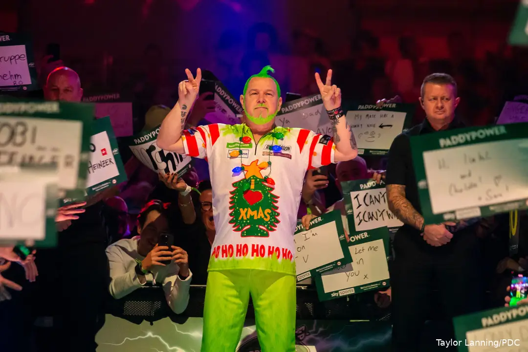 Wrights farbenfrohe Weihnachtsoutfits sind zu einer Ally Pally-Tradition geworden&nbsp;