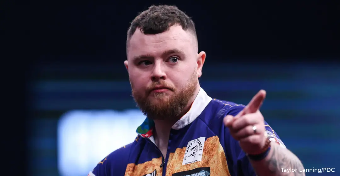 Josh Rock sorgt nicht nur auf der Bühne der Premier League Darts für Aufmerksamkeit – der Nordire berichtete nun auch von der ungewöhnlichsten Autogrammanfrage seiner Karriere