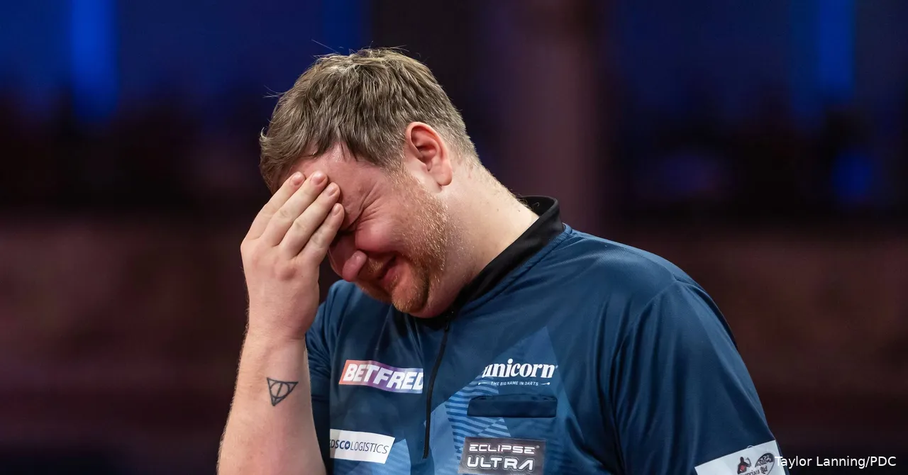Cameron Menzies lost 10-2 to Danny Noppert