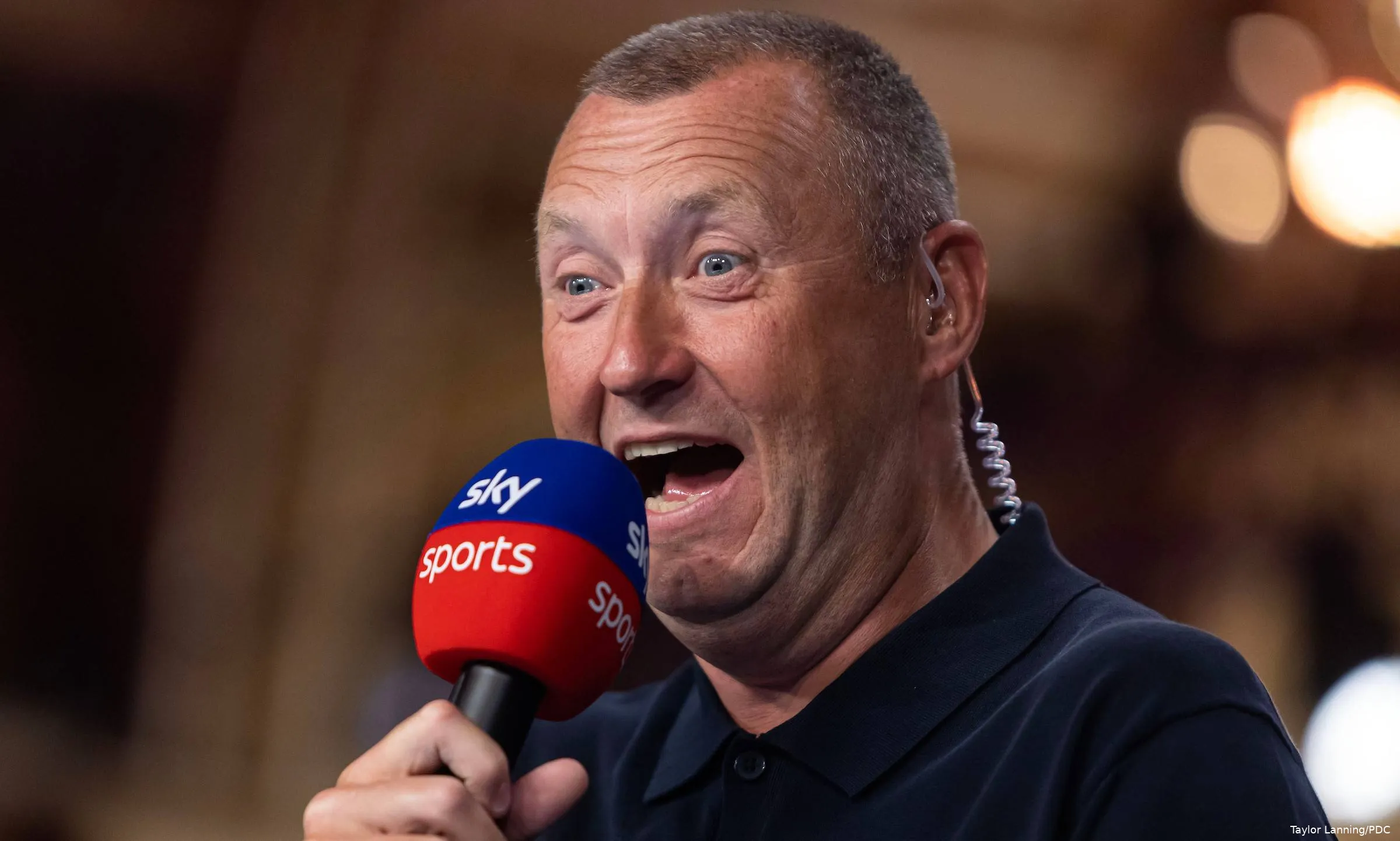 Wayne Mardle als Kommentator für Sky Sports in Aktion