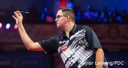 Can Van Veen knock off Wade and reach the semifinals at the World Matchplay?
