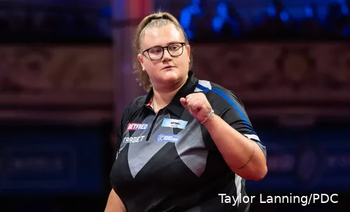 BeaU Greaves takes on Gian van Veen in the final of the PDC Youth World Championship