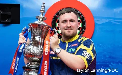 Littler wist onlangs nog de World Matchplay te winnen, waarmee hij de 'Triple Crown' in het darts voltooide.