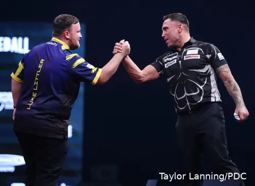 Luke Littler &amp; Gerwyn Price geven elkaar een hand
