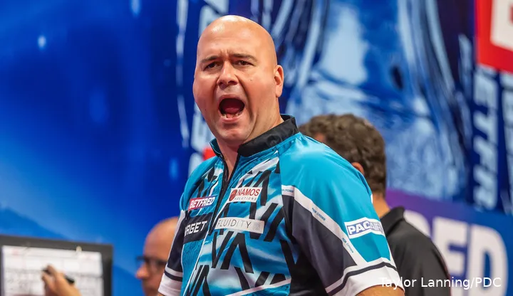 Rob Cross in action at the World Matchplay
