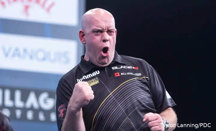 Michael van Gerwen beat Dimitri van den Bergh no less than 20 times in their previous 21 encounters