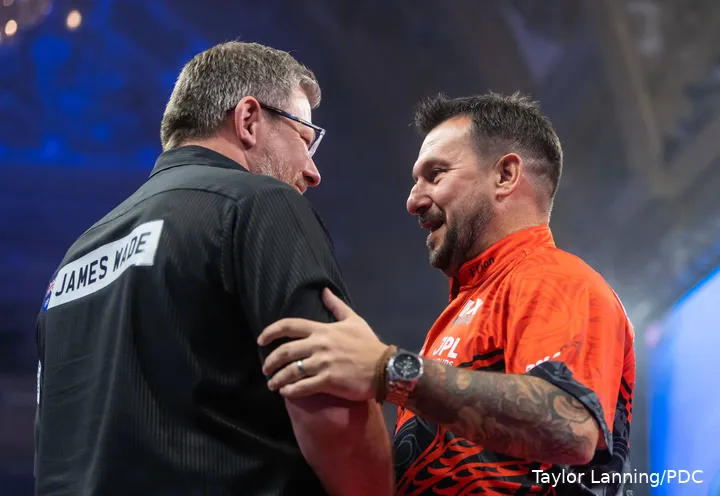 Wade edged Clayton in a thriller