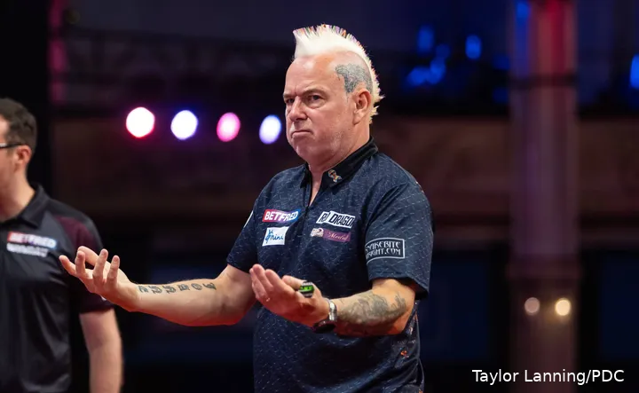 Peter Wright (2)