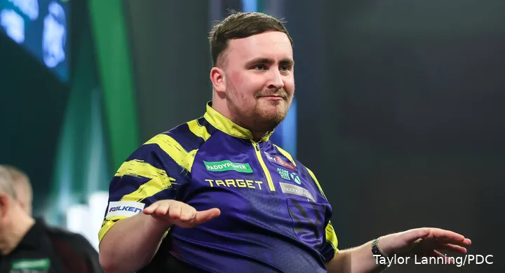 Luke Littler zeigte nach dem Gewinn des ersten Sets einen bemerkenswerten Tanz