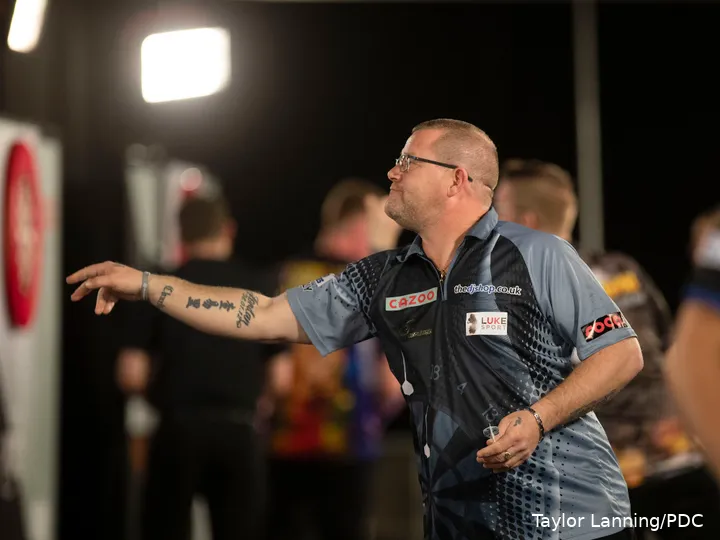 Steve West in actie