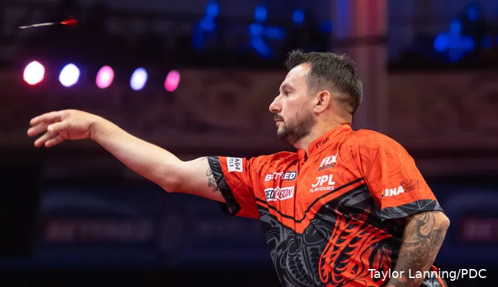 Jonny Clayton in actie