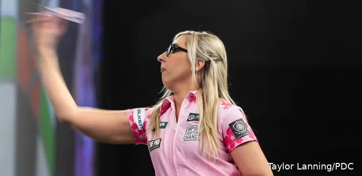 Fallon Sherrock in actie