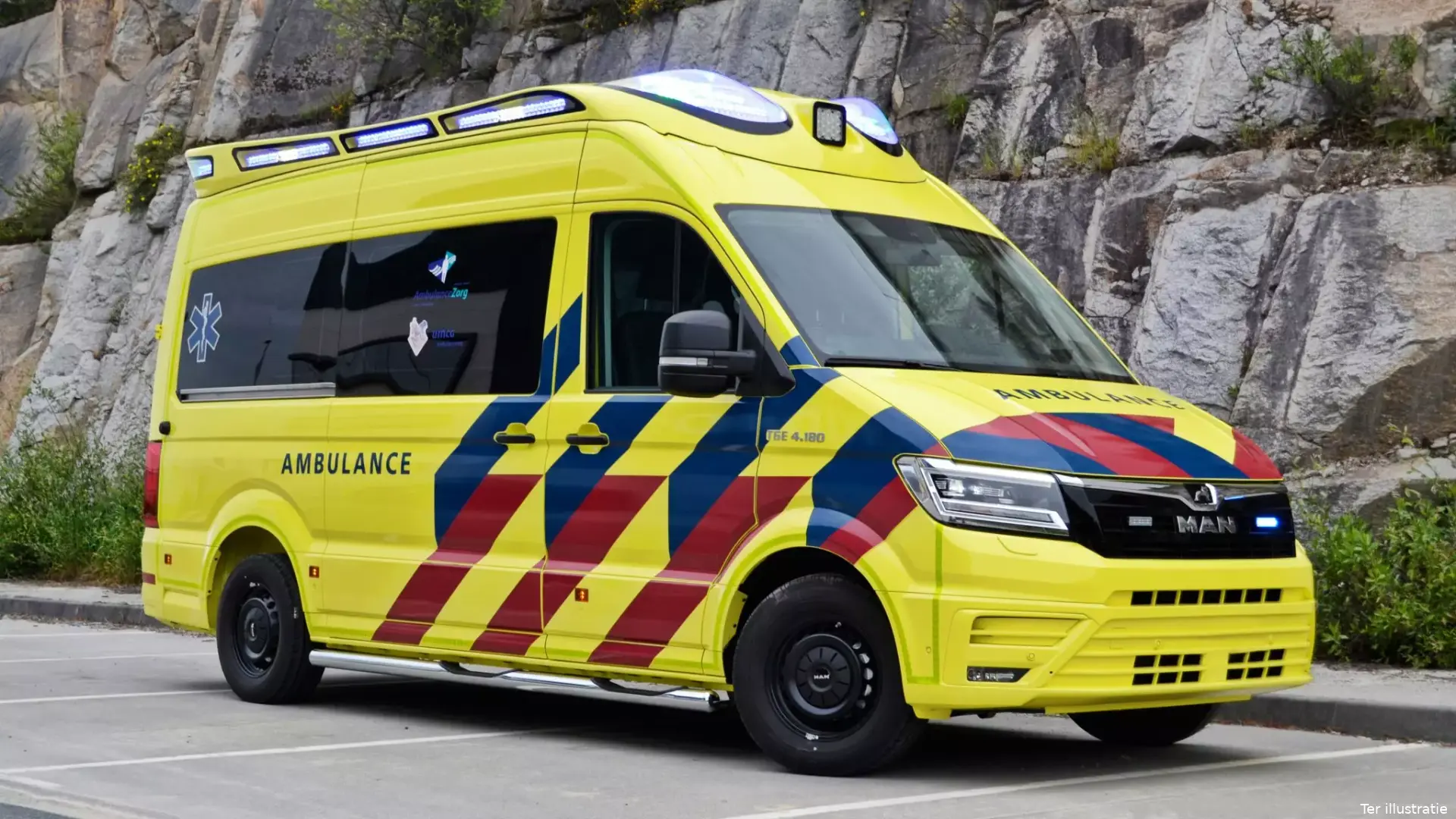 man tge ambulance 2048x1152 1