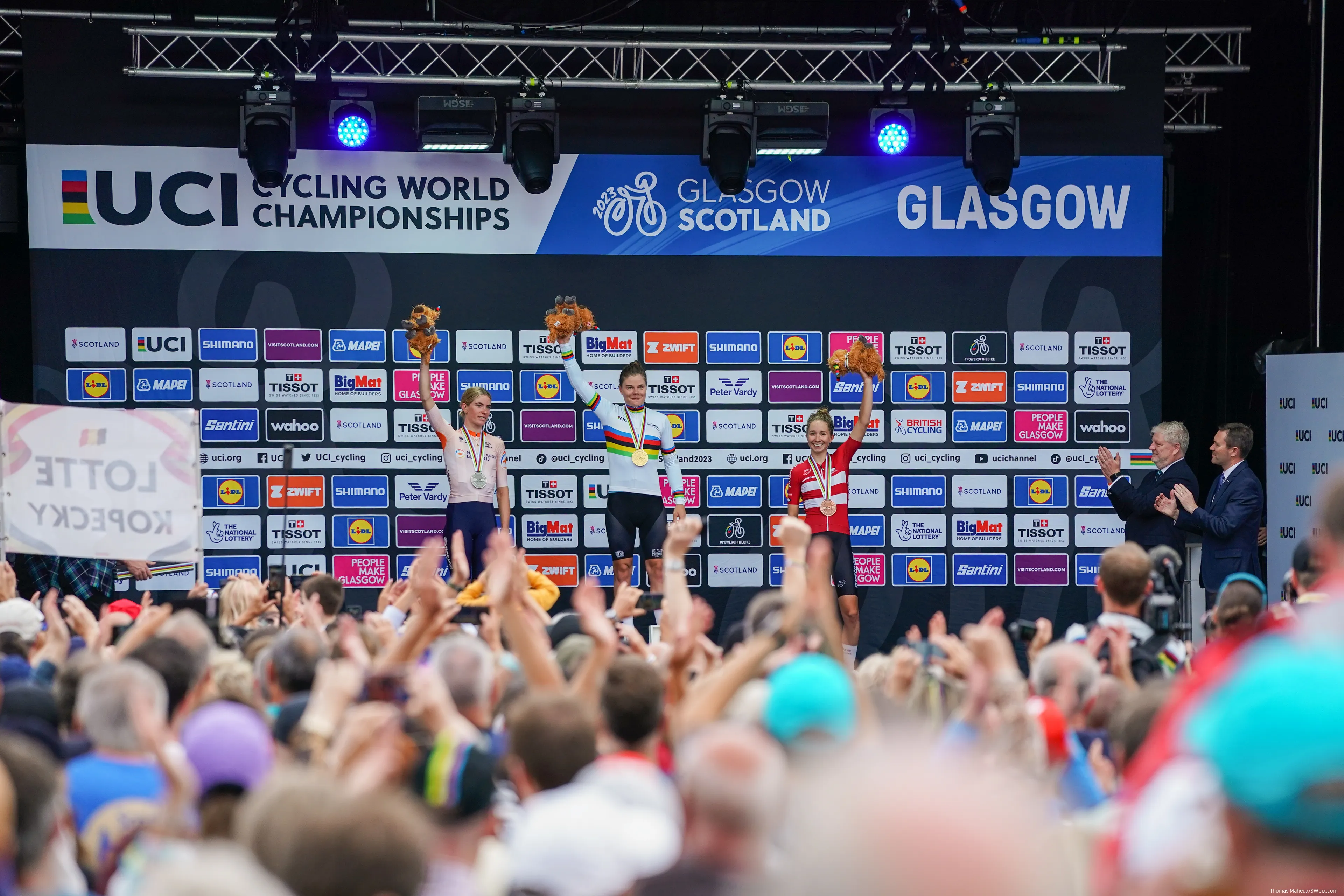 women elite road race podium