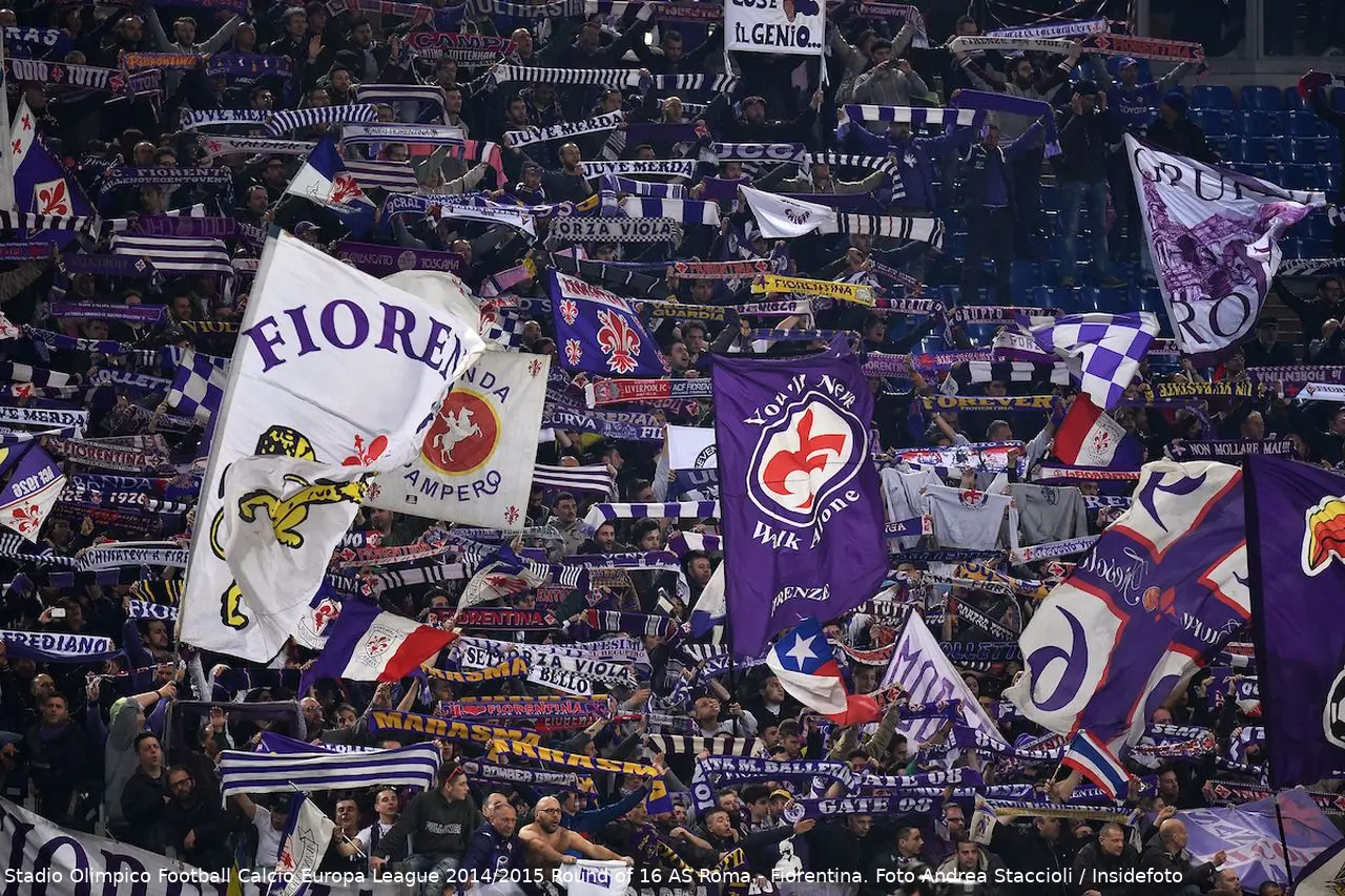 tifosi fiorentina tribuna