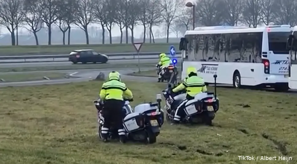 politieagenten zitten vast fctwente