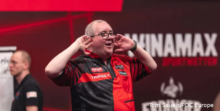 Stephen Bunting kijkt naar het publiek
