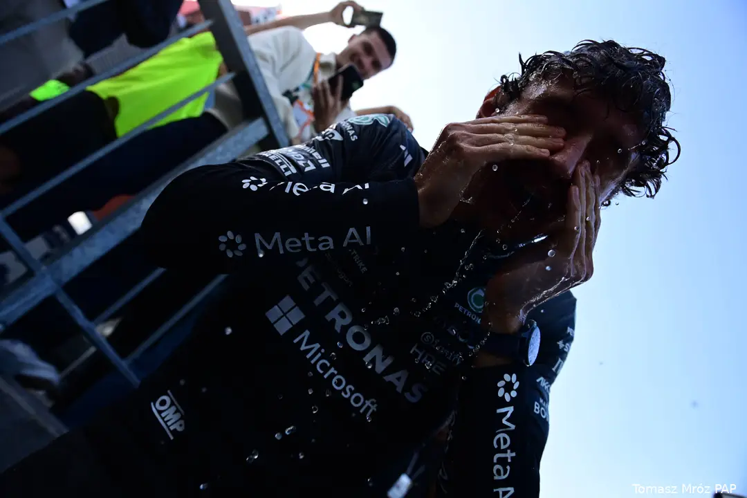 andrea-kimi-antonelli-mercedes-gp-belgie-2026-zondag-10