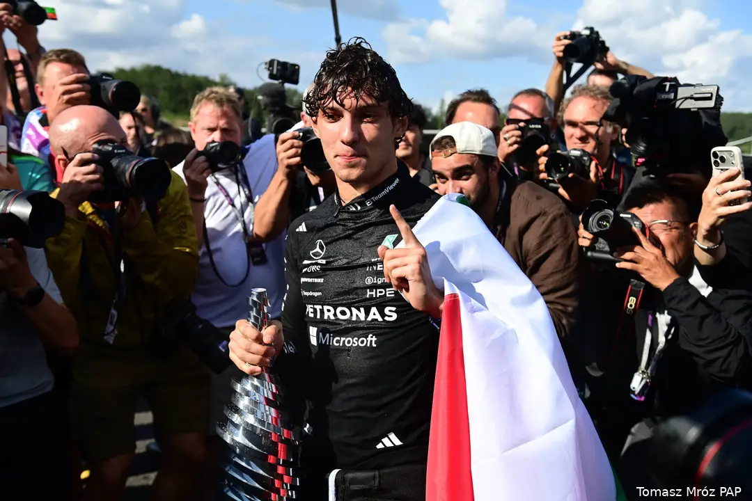 andrea-kimi-antonelli-mercedes-gp-belgie-2026-zondag-3