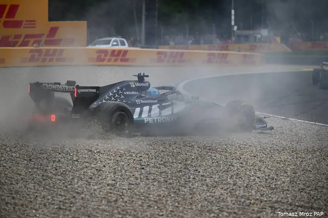 george-russell-mercedes-gp-belgie-2026-zondag-crash-dnf-5
