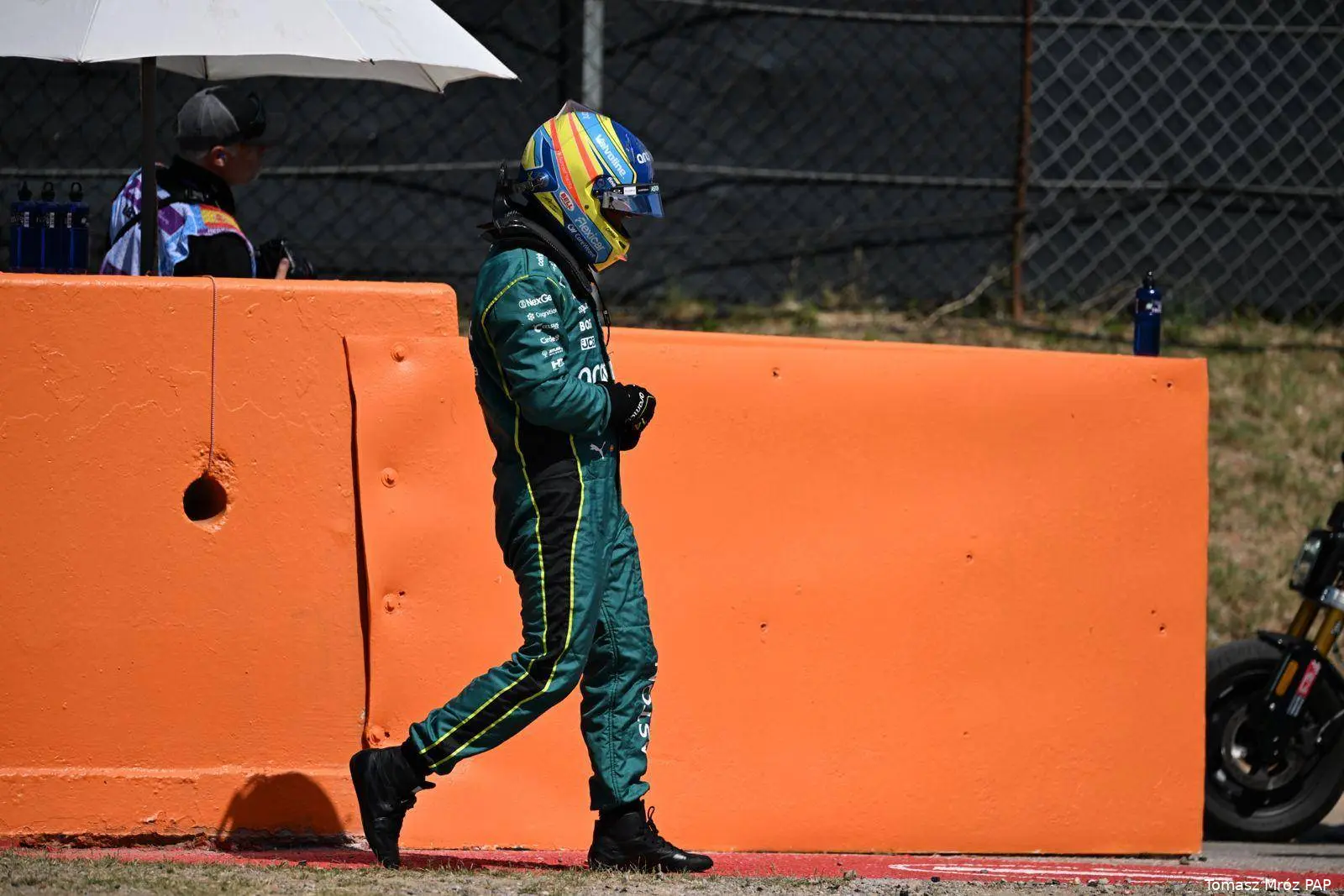fernando-alonso-aston-martin-uitvalbeurt-barcelona-2026-1