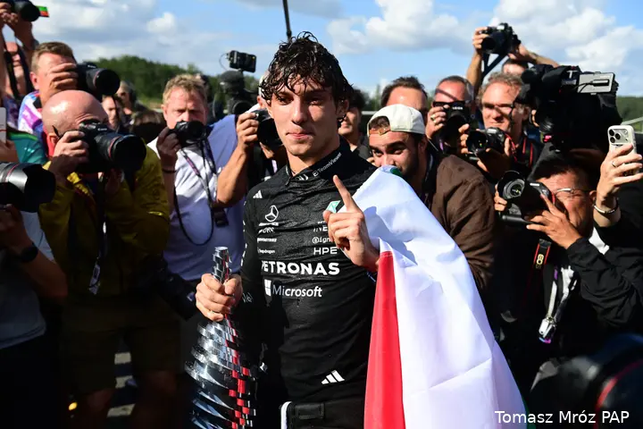 andrea-kimi-antonelli-mercedes-gp-belgie-2026-zondag-3