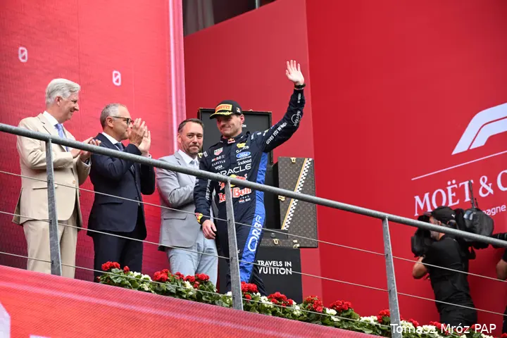 max-verstappen-red-bull-racing-mercedes-gp-belgie-2026-zondag-podium