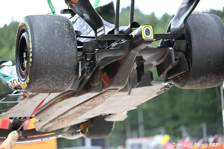 w17-mercedes-gp-belgie-2026-zondag-crash-dnf