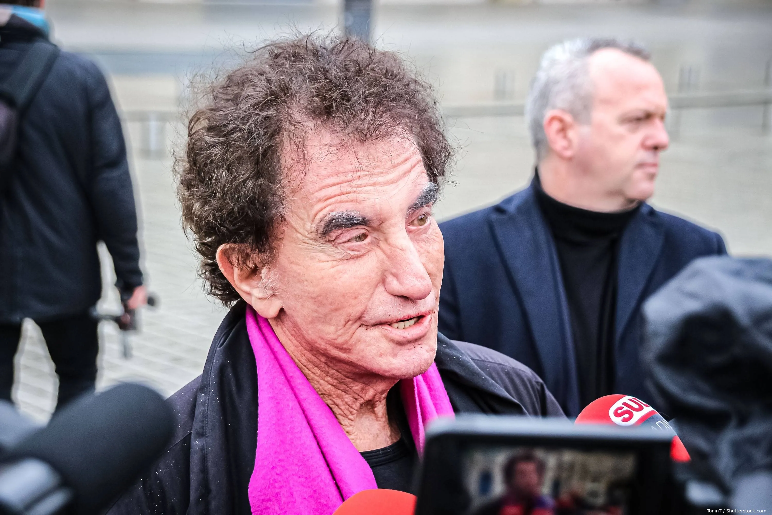 shutterstock_2425874107