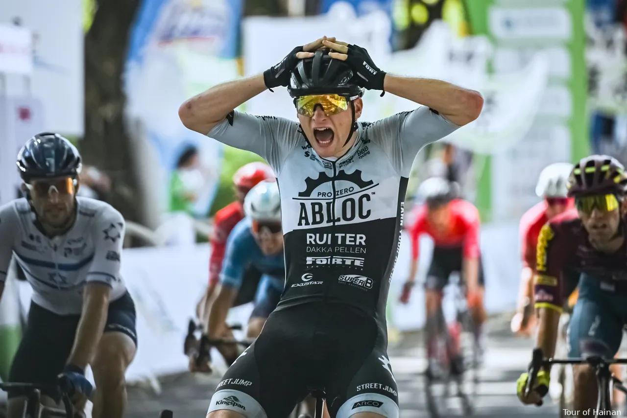 Jesper Rasch celebrates his victory just ahead of the defeated Itamar Einhorn (left) and Nicolas Dalla Valle (right)