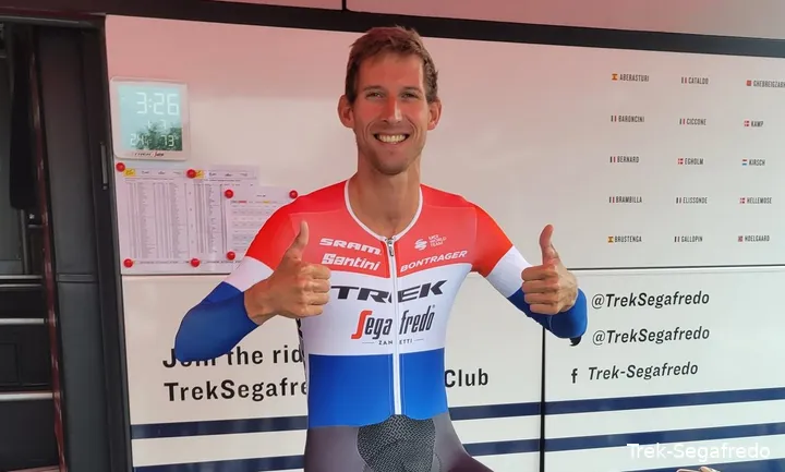 Mollema wore the red-white-blue for a year