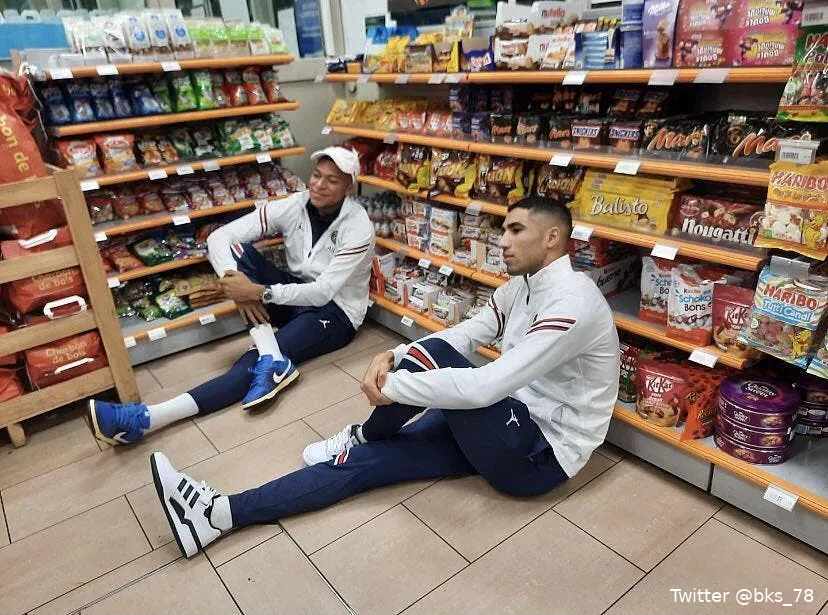 les joueurs du psg ont provoque une folie a trappes mbappe hakimi trappes 325417