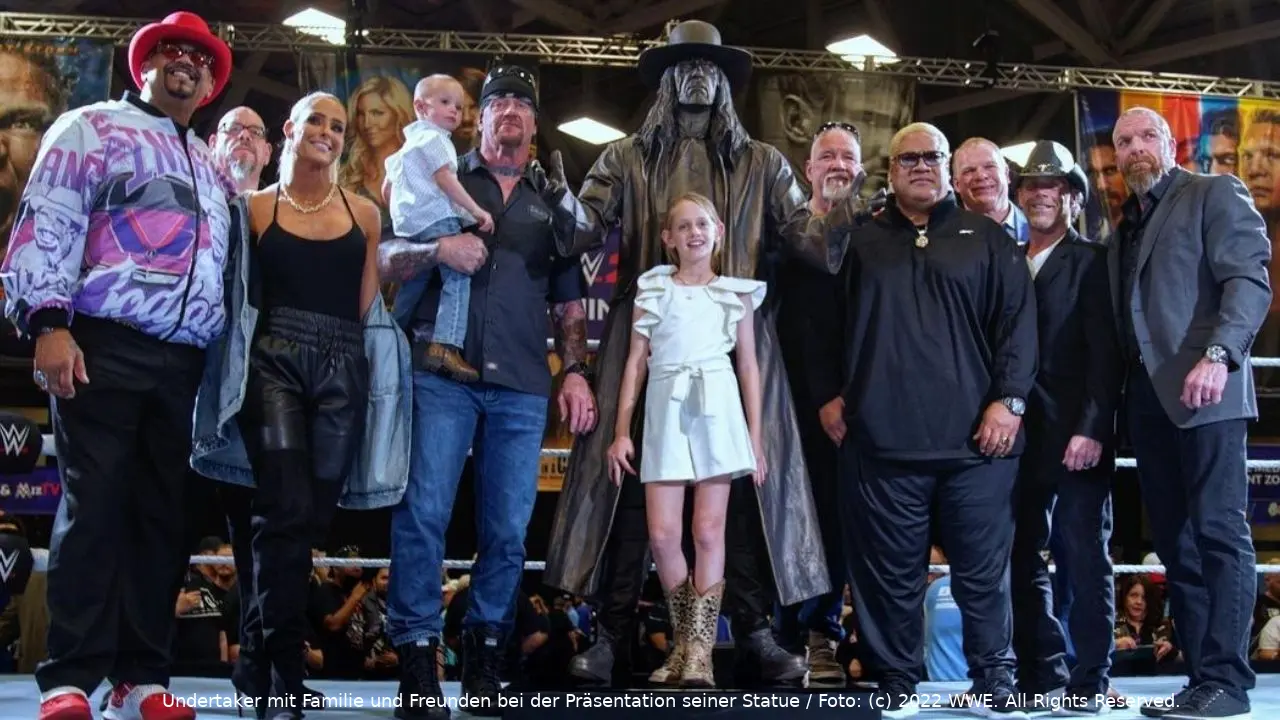 undertaker statue 2022