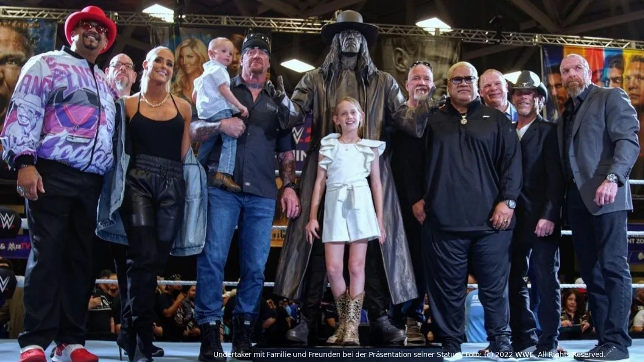 undertaker statue 2022