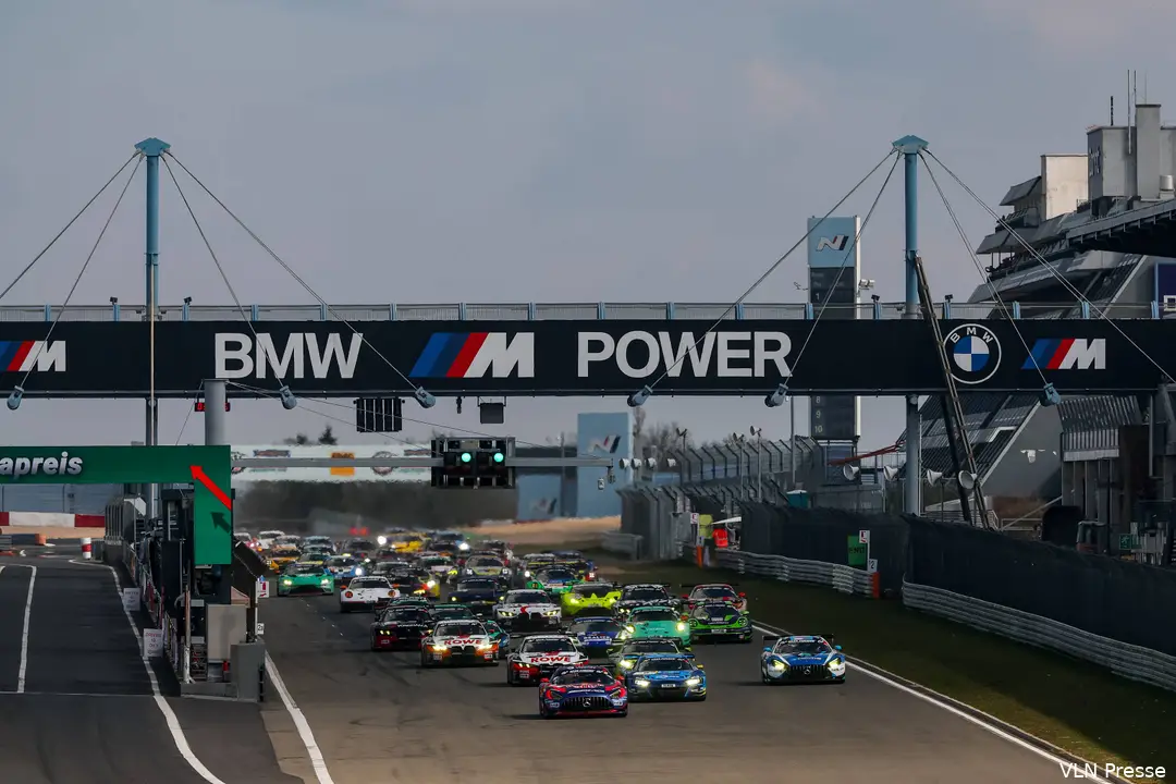 max-verstappen-franz-hermann-gt3-mercedes-amg-nls2-nurburgring-nordschleife-145-start-christopher-haase-2