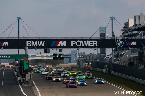 max-verstappen-franz-hermann-gt3-mercedes-amg-nls2-nurburgring-nordschleife-145-start-christopher-haase-2