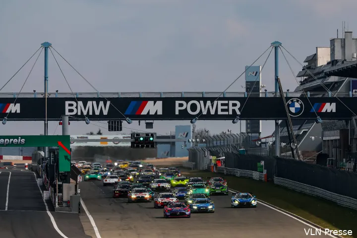 max-verstappen-franz-hermann-gt3-mercedes-amg-nls2-nurburgring-nordschleife-145-start-christopher-haase-2
