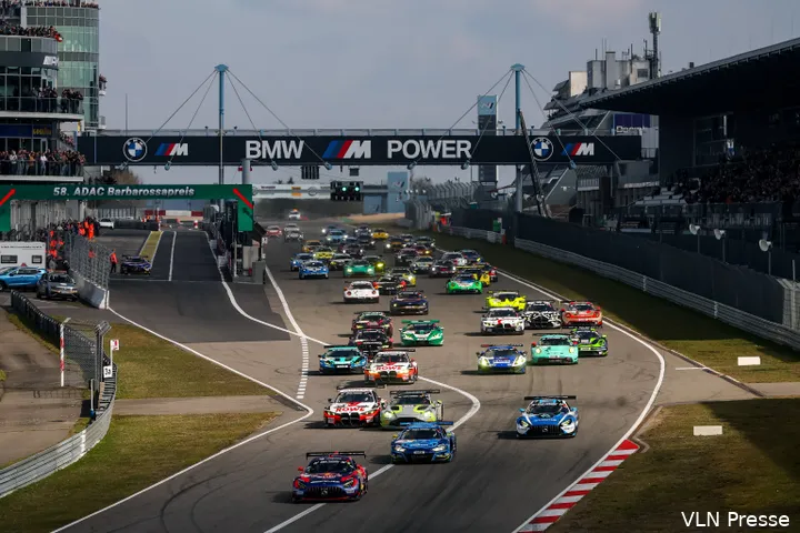 max-verstappen-franz-hermann-gt3-mercedes-amg-nls2-nurburgring-nordschleife-145-start-christopher-haase-333