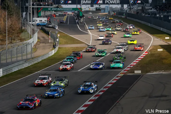 max-verstappen-franz-hermann-gt3-mercedes-amg-nls2-nurburgring-nordschleife-145-start-christopher-haase-334