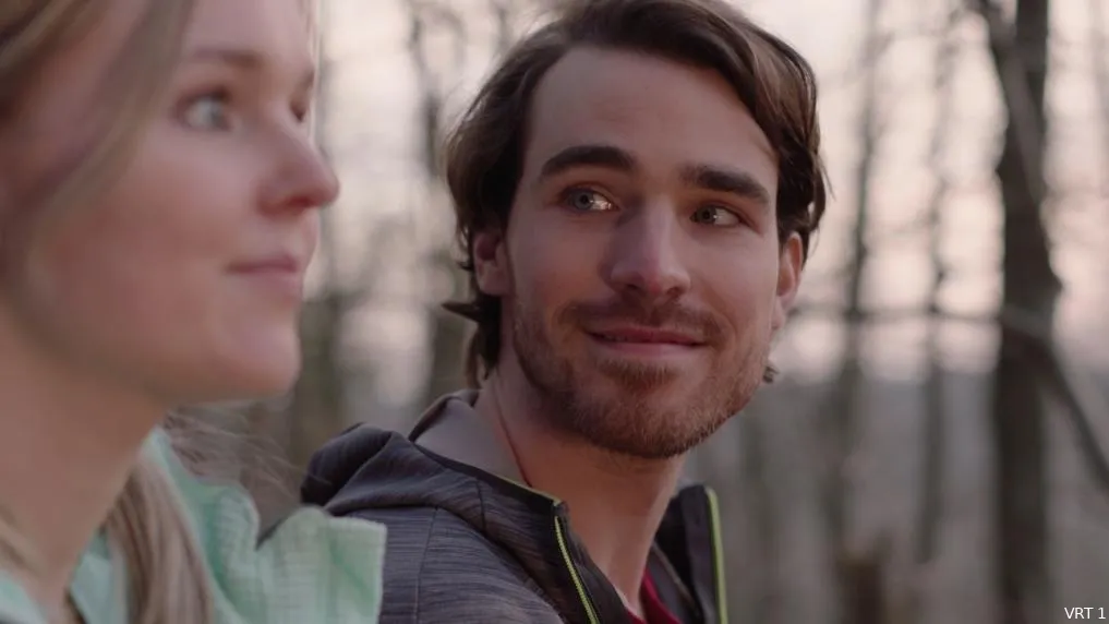 Elise Roels (Emma) en Elias Bosmans (Jef) in 'Thuis', Bron: VRT 1
