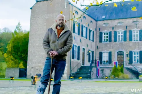 Staf Coppens mét wandelstok in 'De Verraders' seizoen 1, Bron: VTM