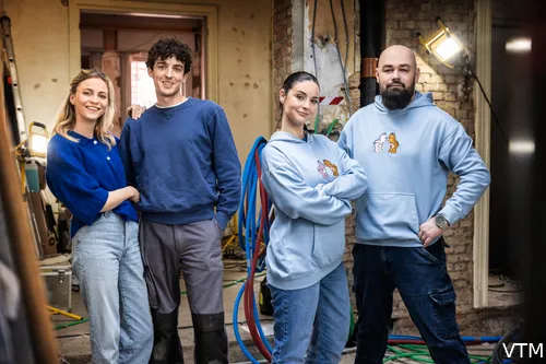 Antwerpen. Links: Tom (26) en Alice (25), rechts: Ana (32) en Enis (36)