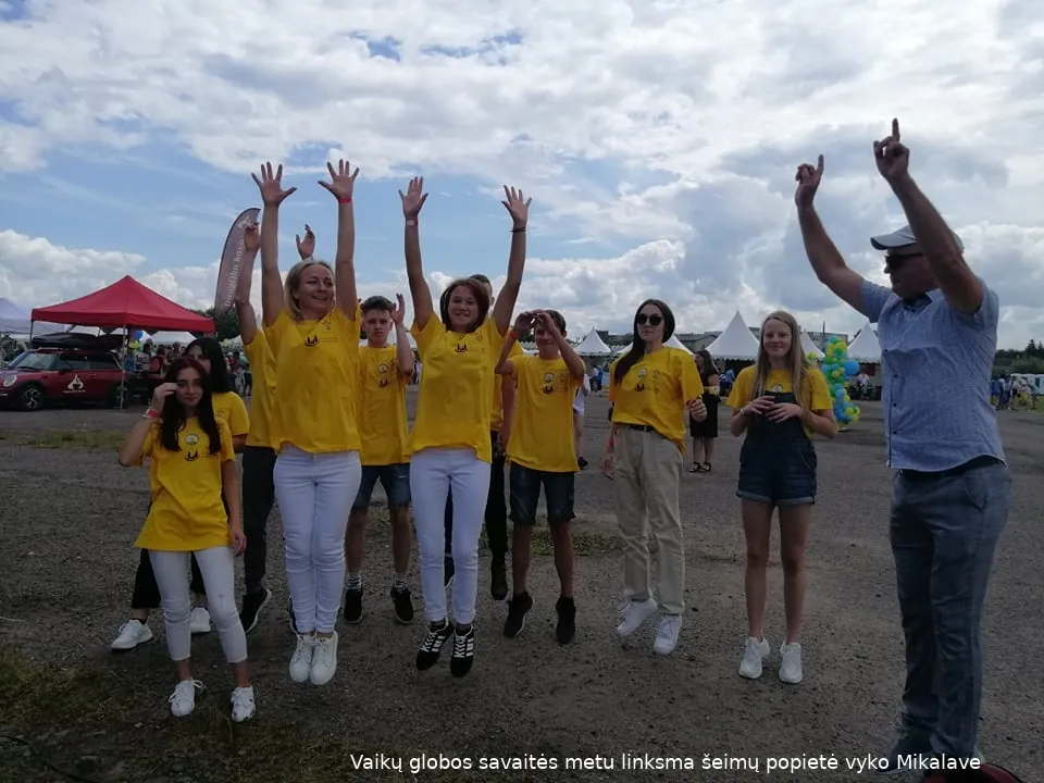 vaiku globos savaites metu linksma seimu popiete vyko mikalave