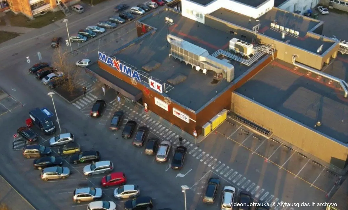 maxi130557858 2359486590842366 5151245109191154936 ns