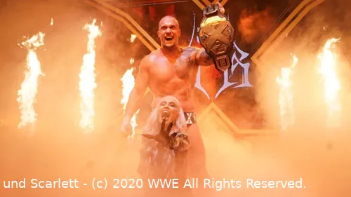 Karrion Kross (damals noch ohne Haupthaar) hielt 2020 und 2021 zwei Mal den NXT-Champion-Titel
