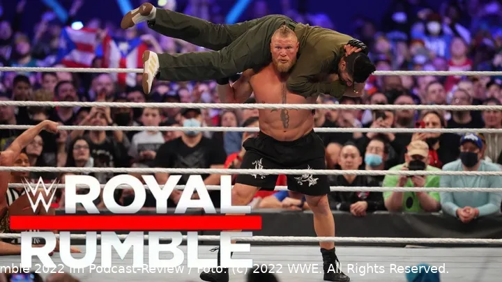 Beim Royal Rumble musste auch Bad Bunny gegen Brock Lesnar dran glauben! / Foto: (c) 2022 WWE. All Rights Reserved.