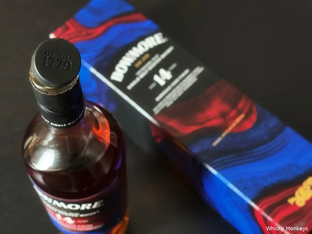 Bowmore 14 Year Old Bordeaux Cask Finish Whisky Review in the Whisky Monkeys Studio including box and stopper close up