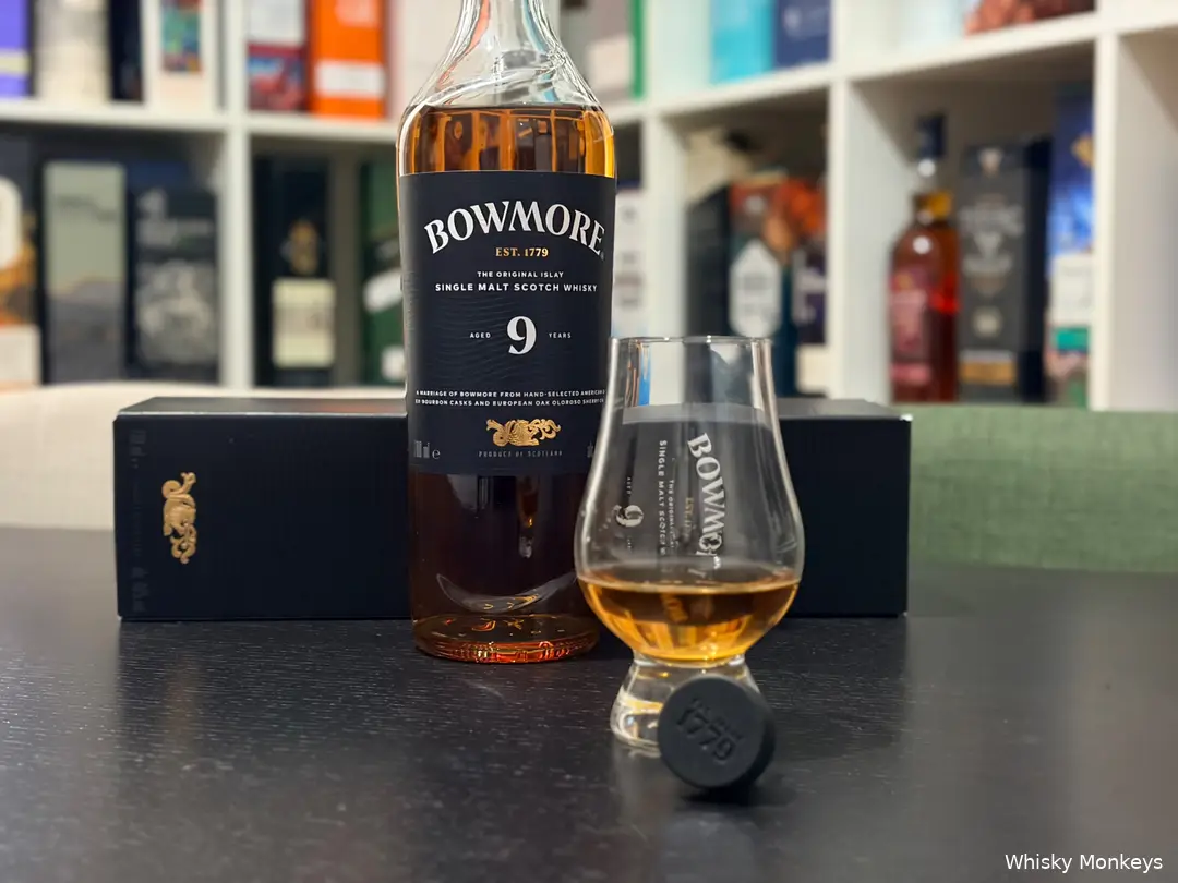 Bowmore 9 Year Old Whisky Review with glass