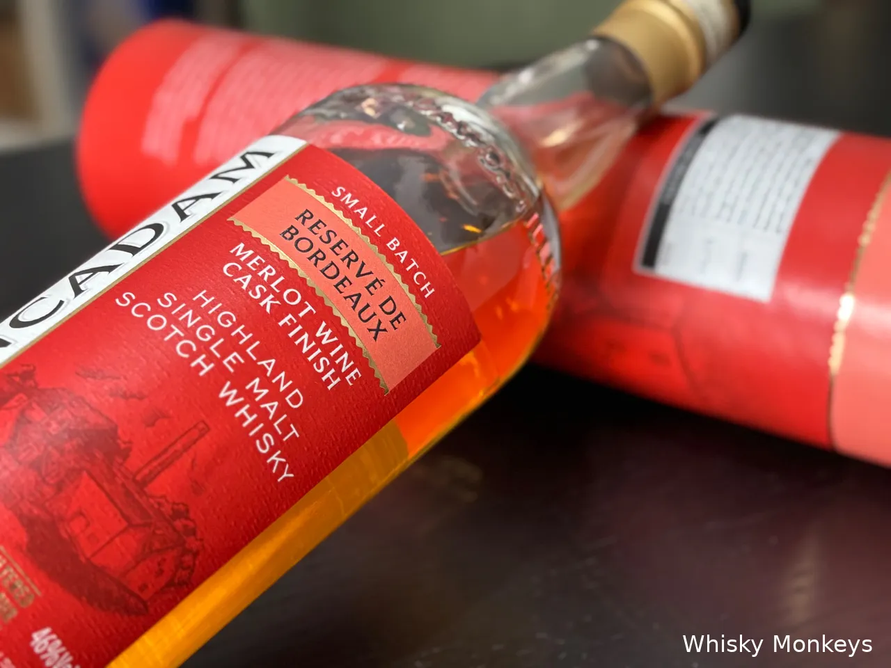 Glencadam Reserve de Bordeaux whisky met whisky koker